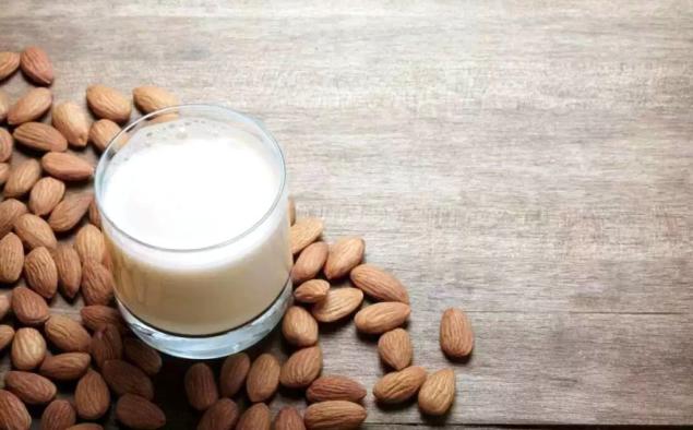 is-almond-milk-good-for-acid-reflux-heartburn-gerd-covered